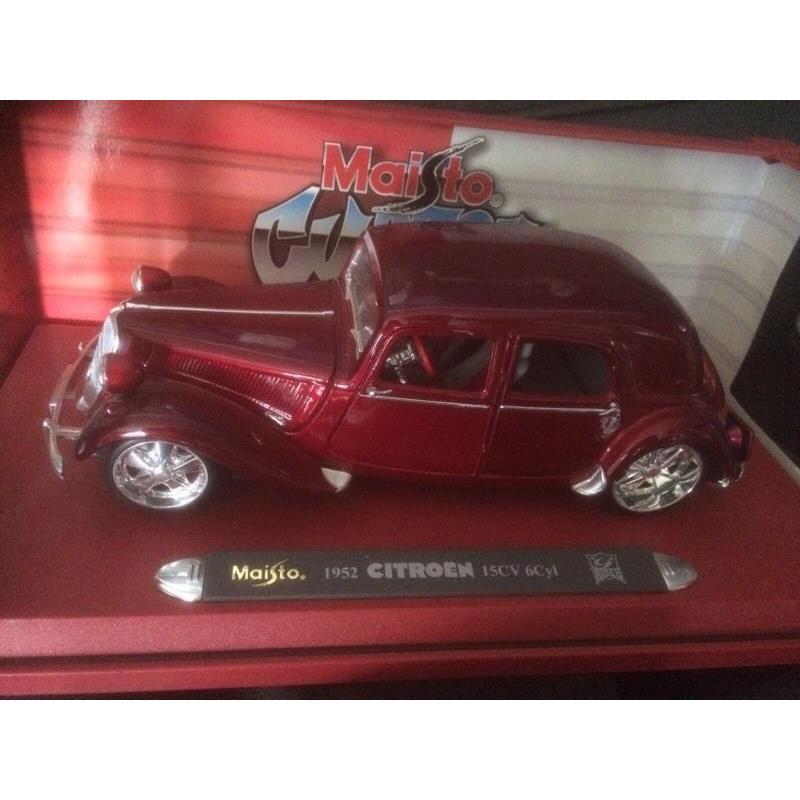 Maisto 1952 model car