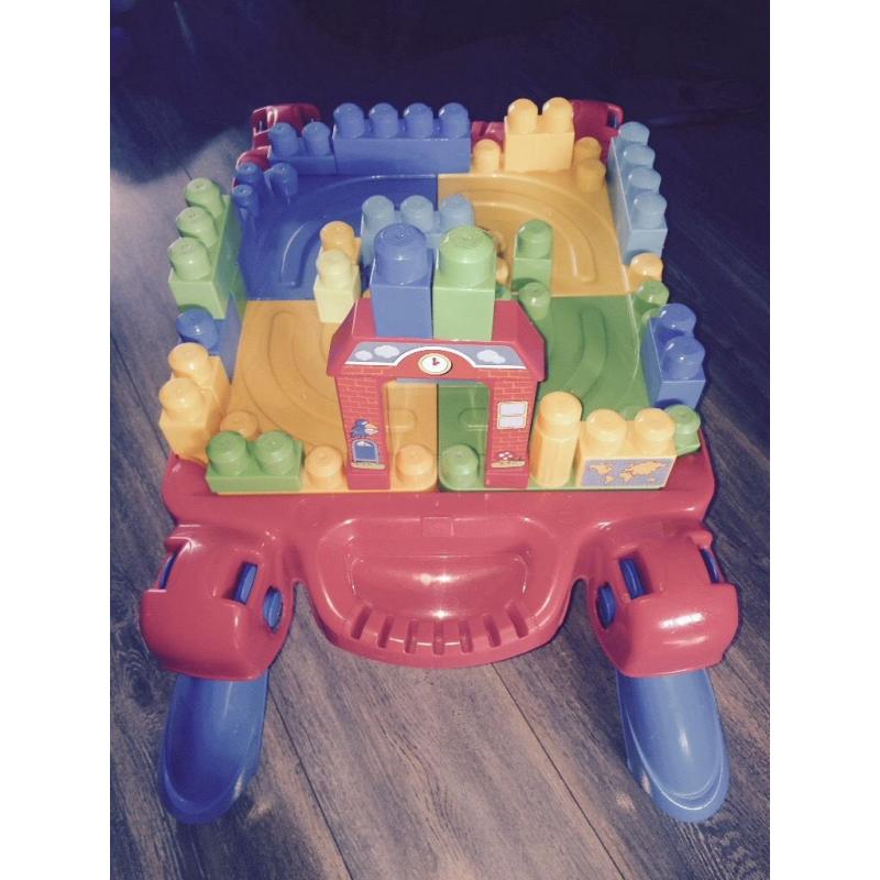 Mega Blocks table and blocks