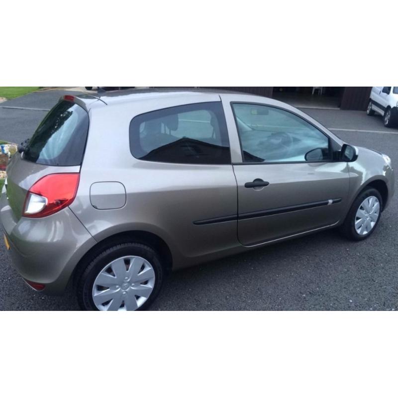 2010 RENAULT CLIO EXTREME.......49000 MILES