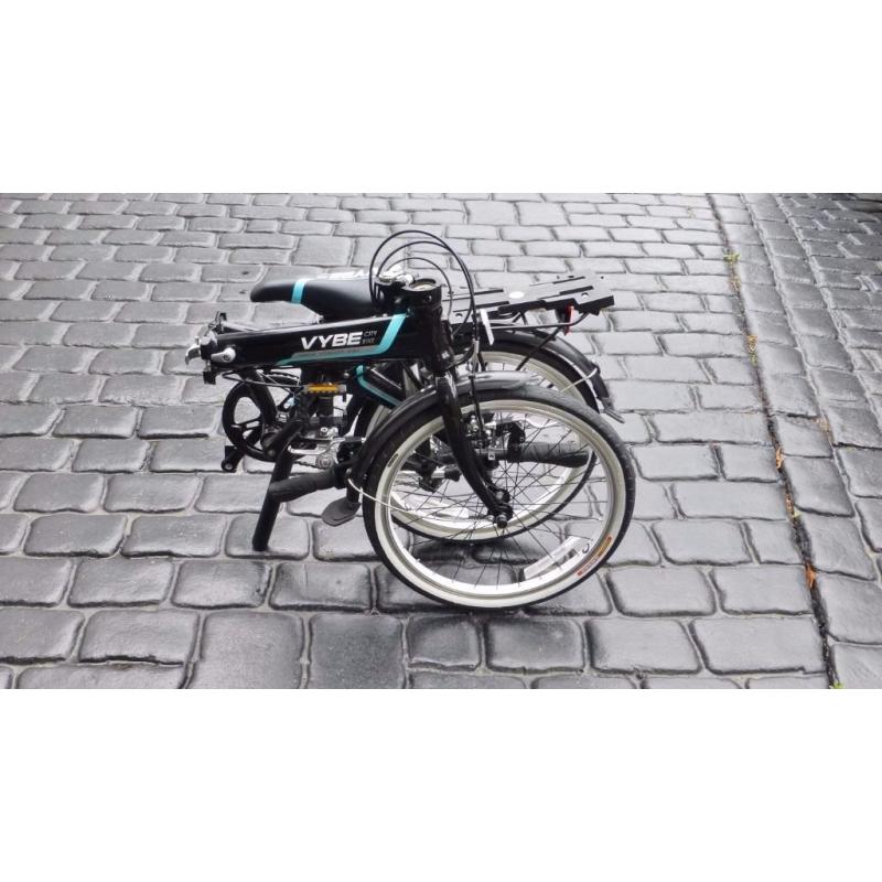 Top brand Dahon folding bike including case. As new and nearly half the current price.