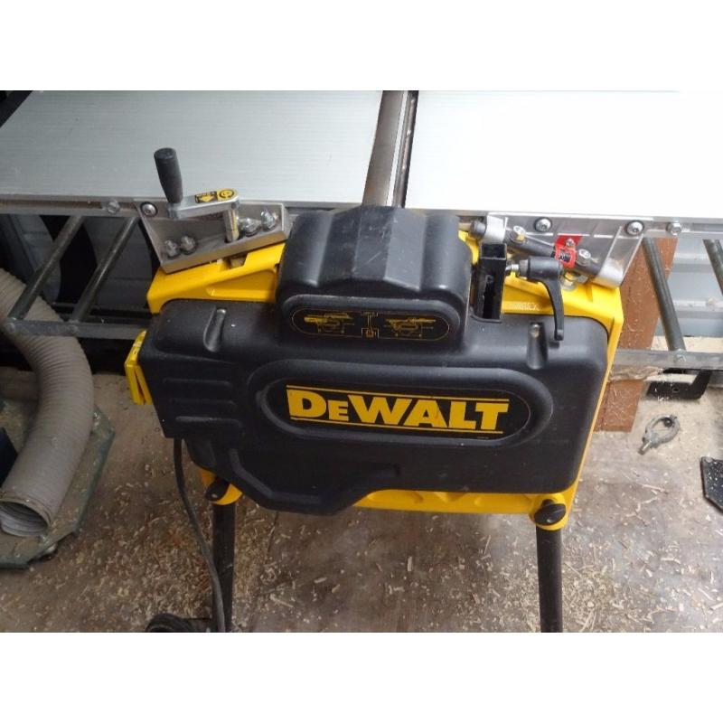 De Walt 27300 Planer / thicknesser plus Kity extractor and spare blades