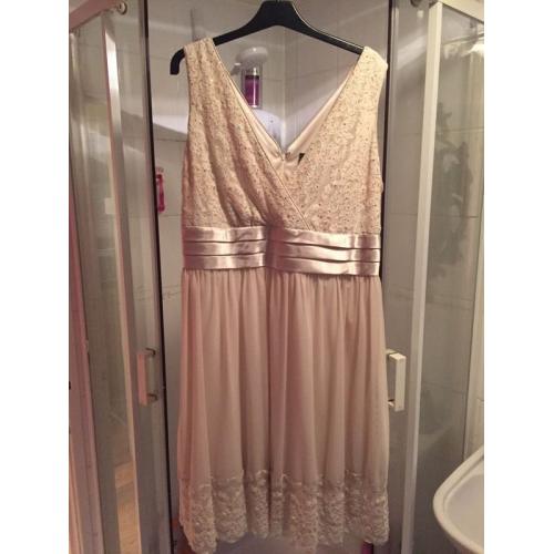 Wedding outfit size uk18