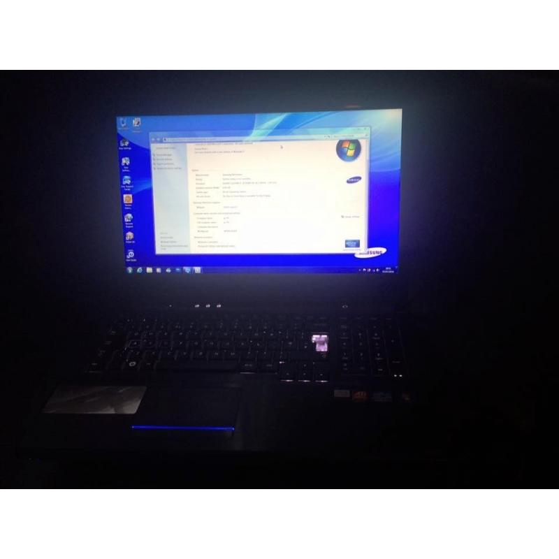 Samsung 700G7A Laptop Series 7 Gamer /Working but faulty/ Fix up or sell for parts. Colletion Only!