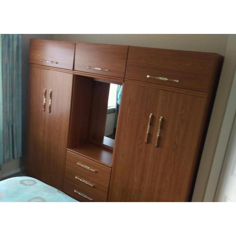 Bedroom Unit, Wardrobes, Drawers, Mirror, Vanity Unit, Storage, Wood