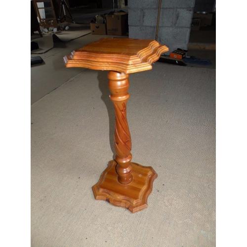 WOODEN PLANT STAND