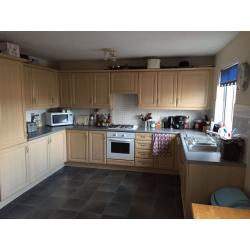 2 rooms available in large 4 bed Townhouse