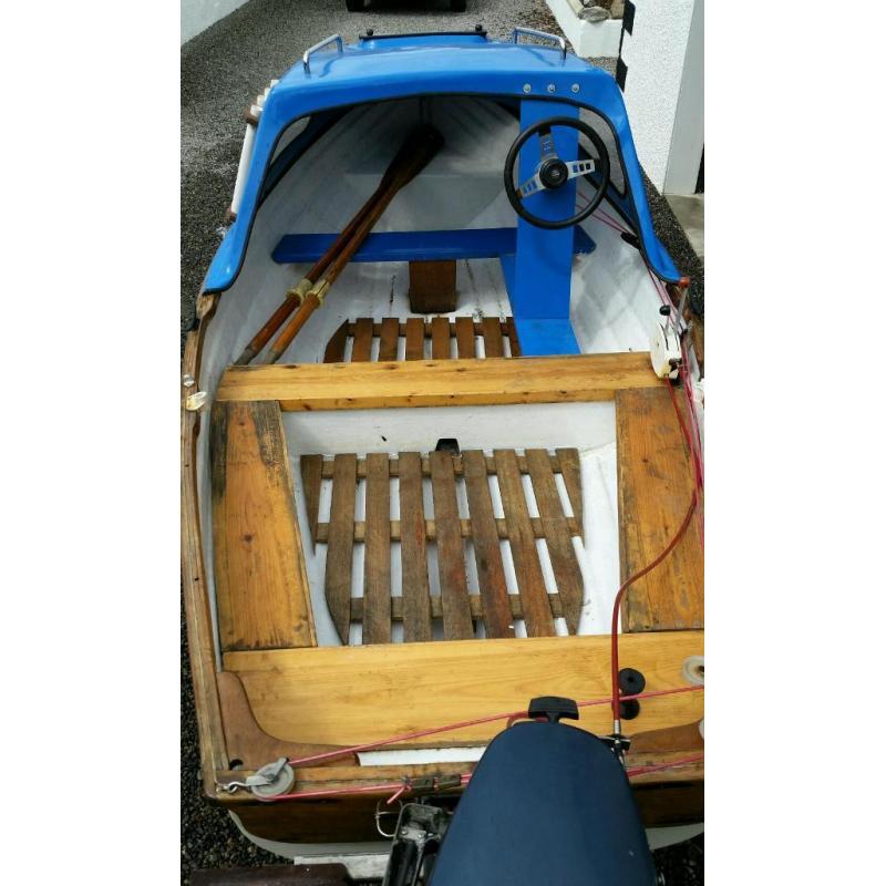 Fishing boat trailer outboard