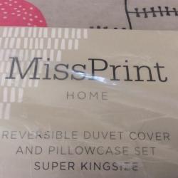 Super King duvet cover and two pillowcases New