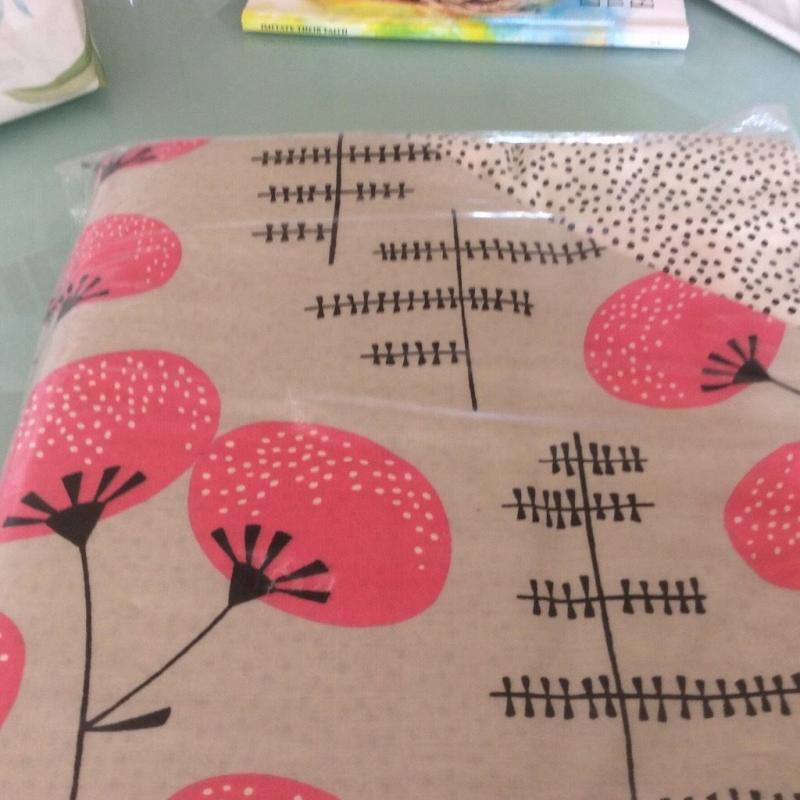 Super King duvet cover and two pillowcases New