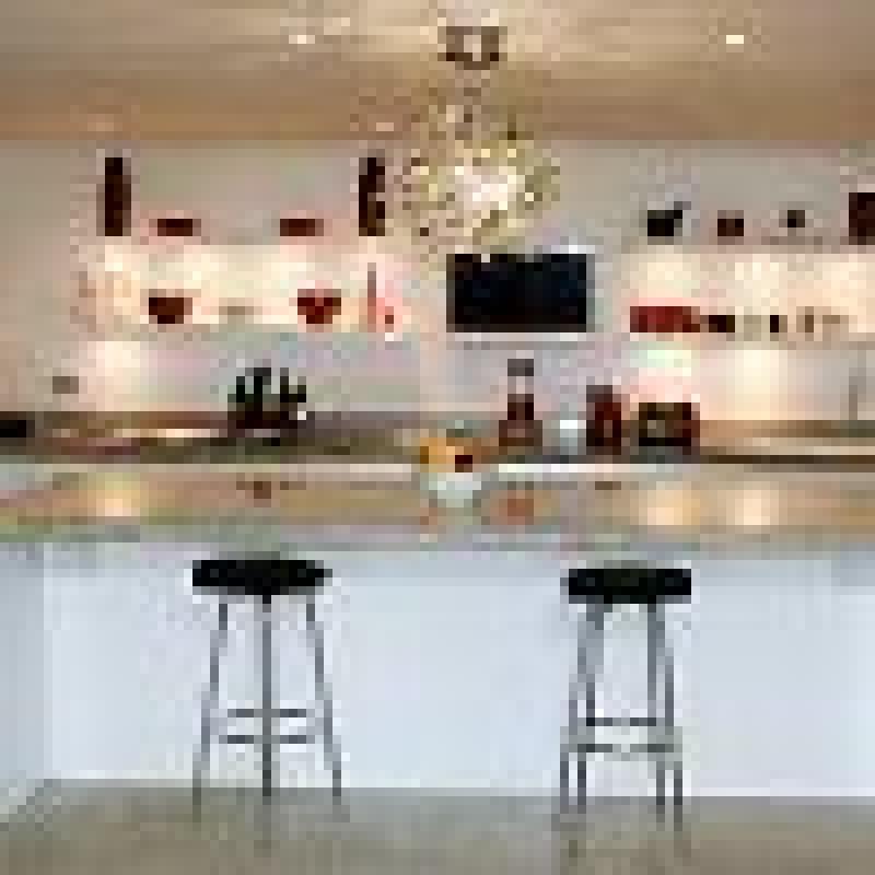 Large Double Room in Luxury House Share with swimming pool, bar and snooker room