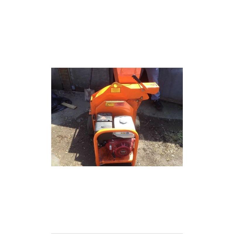 Timberwolf TW13/75G petrol wood chipper