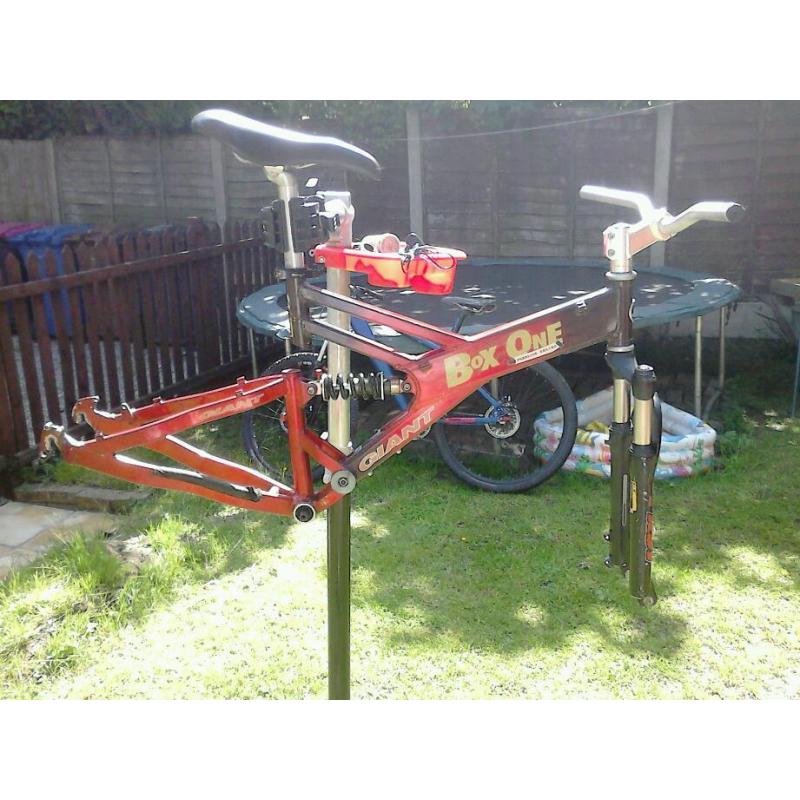 Giant frame and wheels