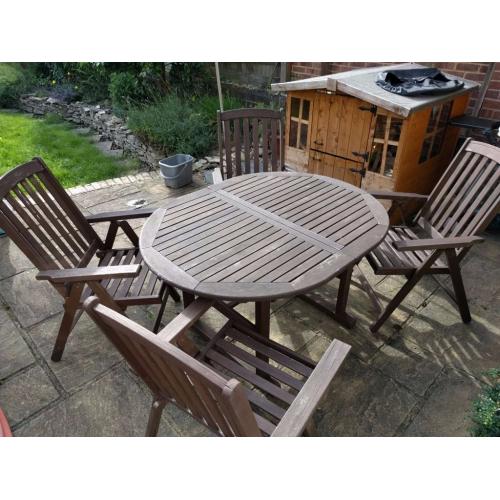 Lovely Wooden Outdoor Furniture Set