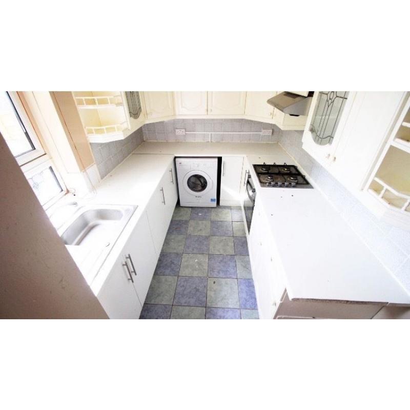 ALL BILLS INCLUDED IN THIS AMAZING DOUBLE ROOM!