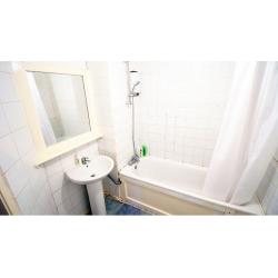 ALL BILLS INCLUDED IN THIS AMAZING DOUBLE ROOM!