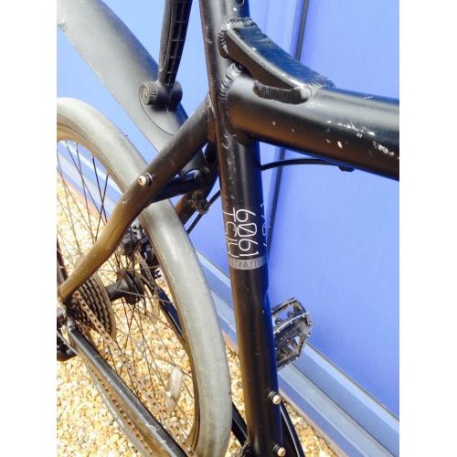 21 Speed Alloy almost new Carrera Hybrid bike Disk Breaks Immaculate Condition