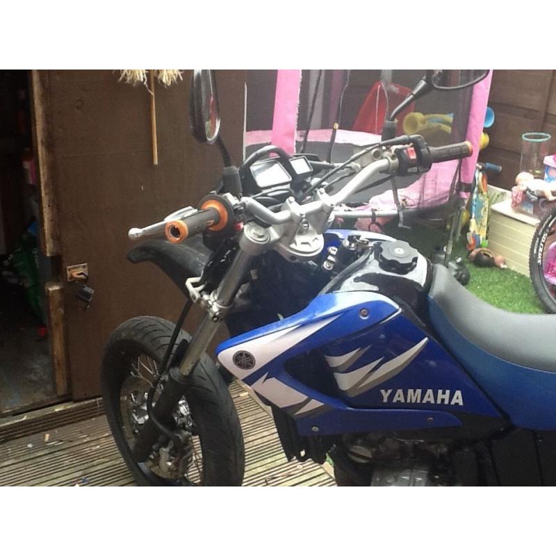 Dt 125 sm 12 mot. 06 plate