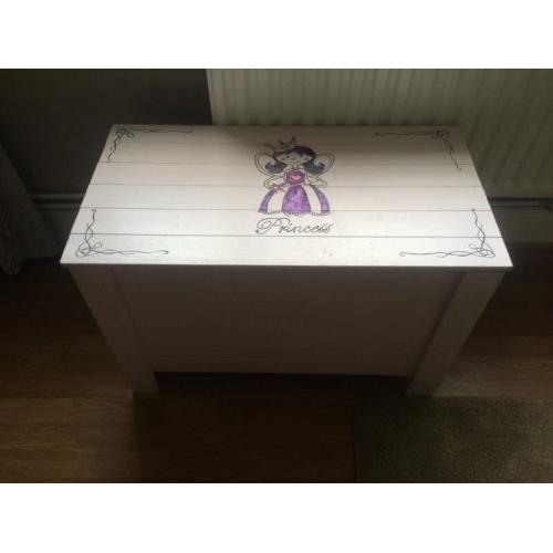Wooden pink toy box