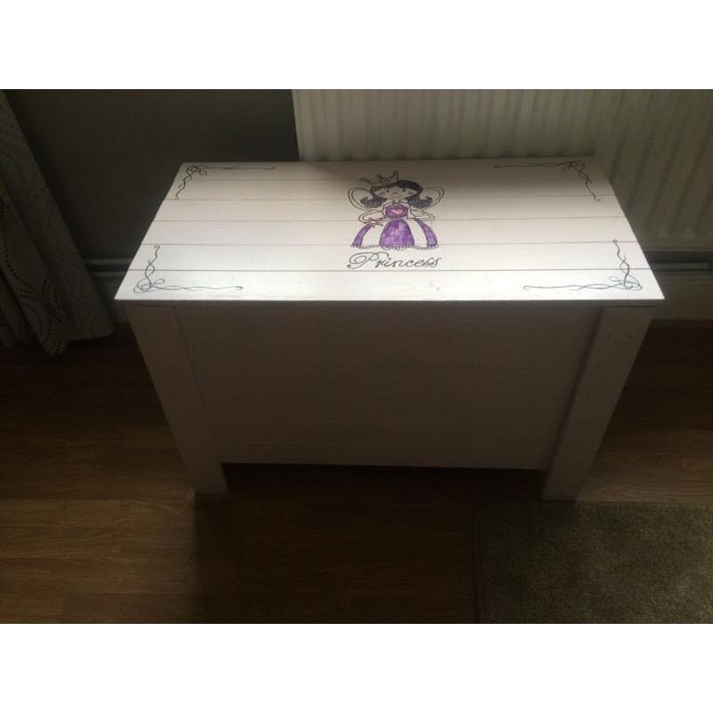 Wooden pink toy box