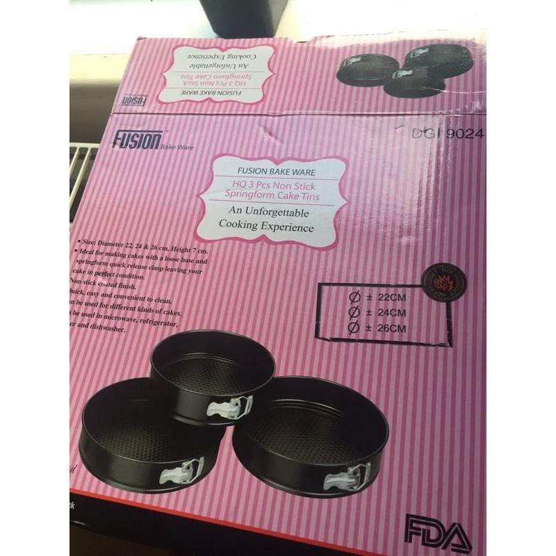 6 non stick springform cake tins. 22-28cm
