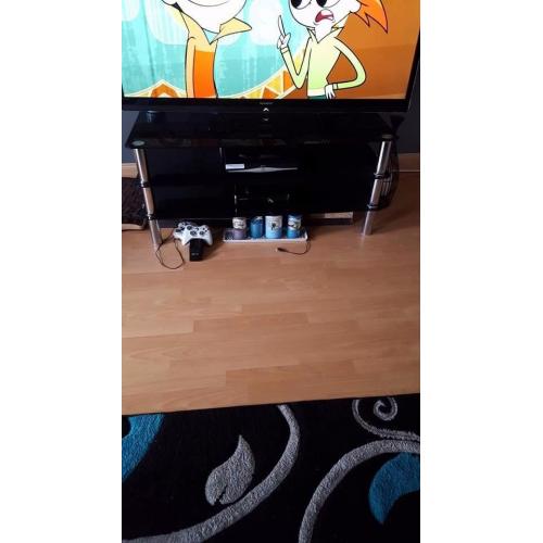 black and chrome glass tv stand