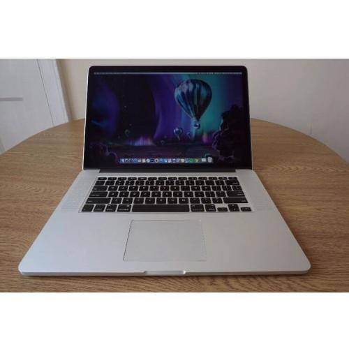 MacBook Pro Retina 15", 512 SSD. (Mid 2012). Mint condition.
