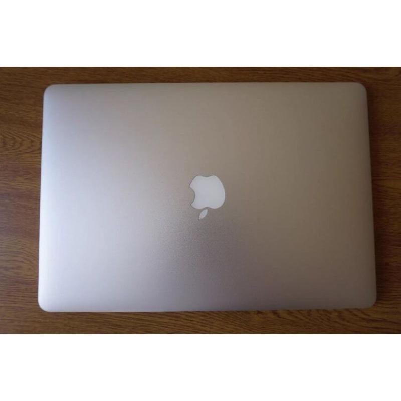 MacBook Pro Retina 15", 512 SSD. (Mid 2012). Mint condition.