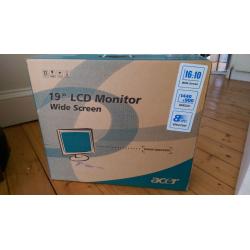 Acer 19" wide screen monitor - good condition