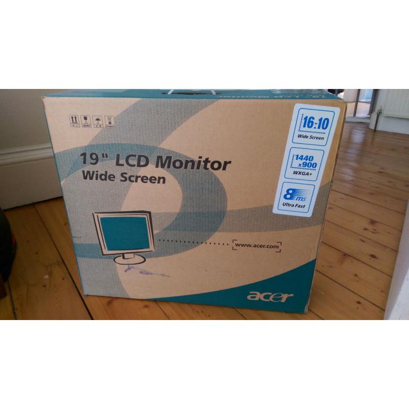 Acer 19" wide screen monitor - good condition