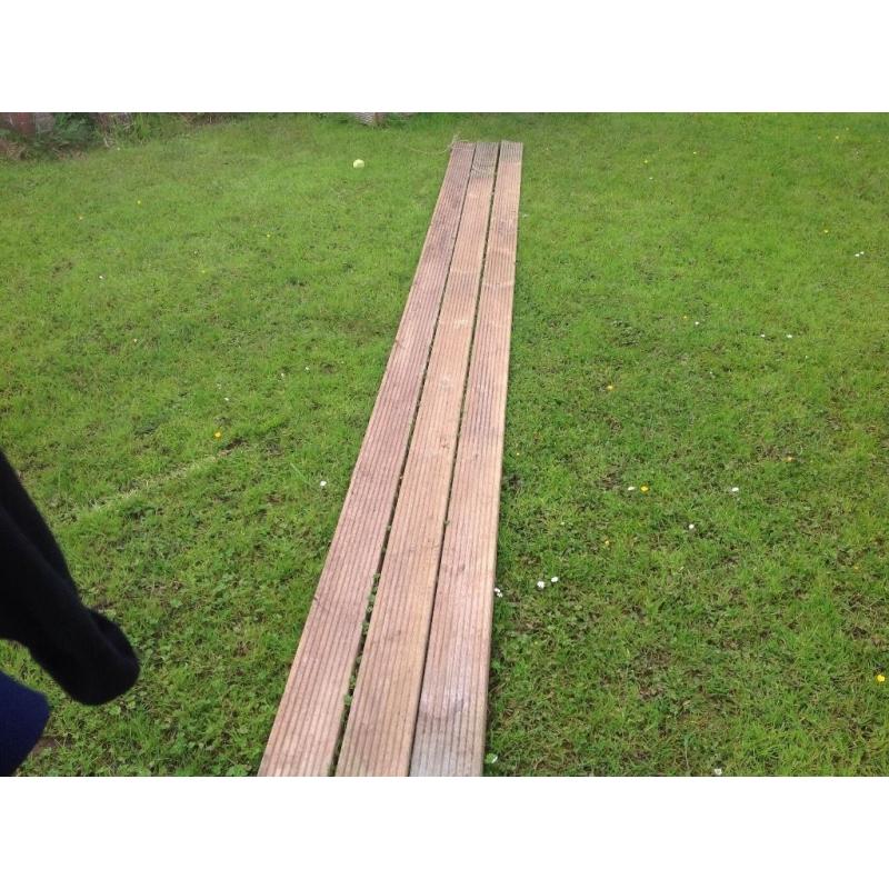 All wood for a large decking frame and 5 deck boards 4.8m