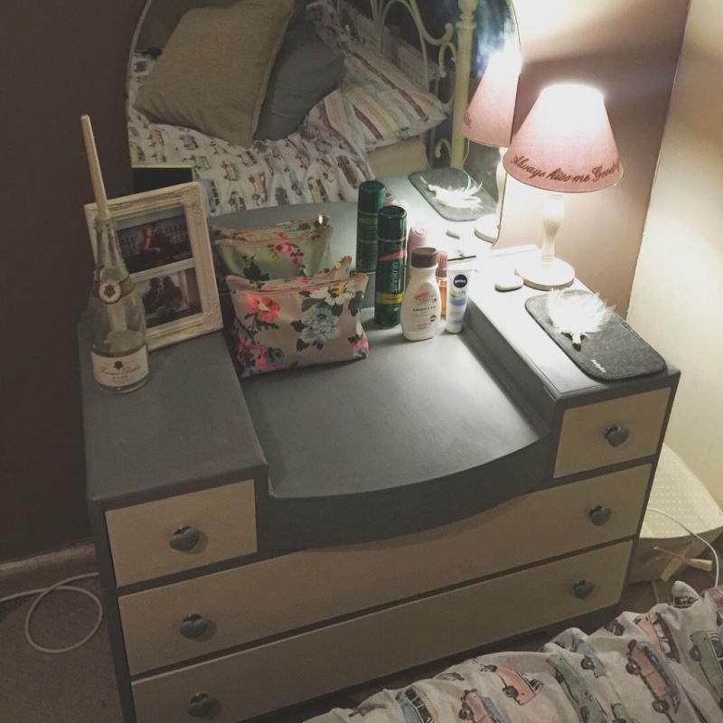 Shabby chic dressing table