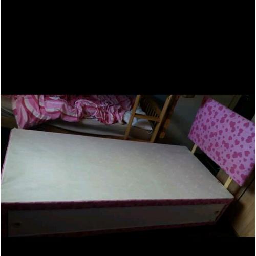 Single bed girls pink