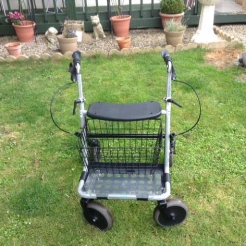Mobility walker