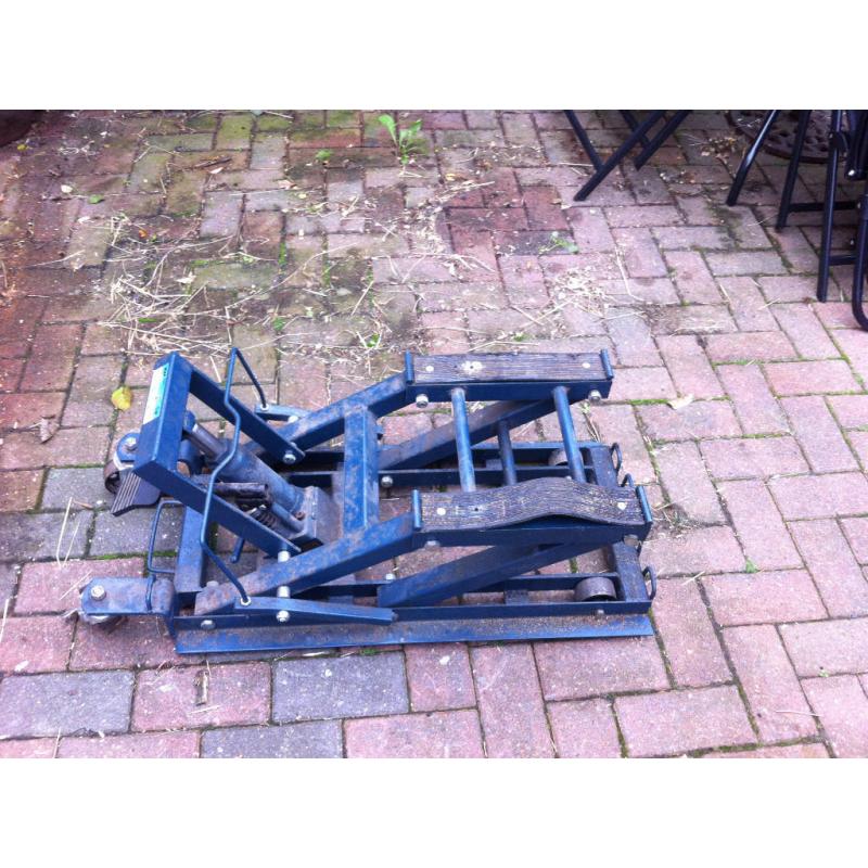 Motorbike/Car lift For Sale
