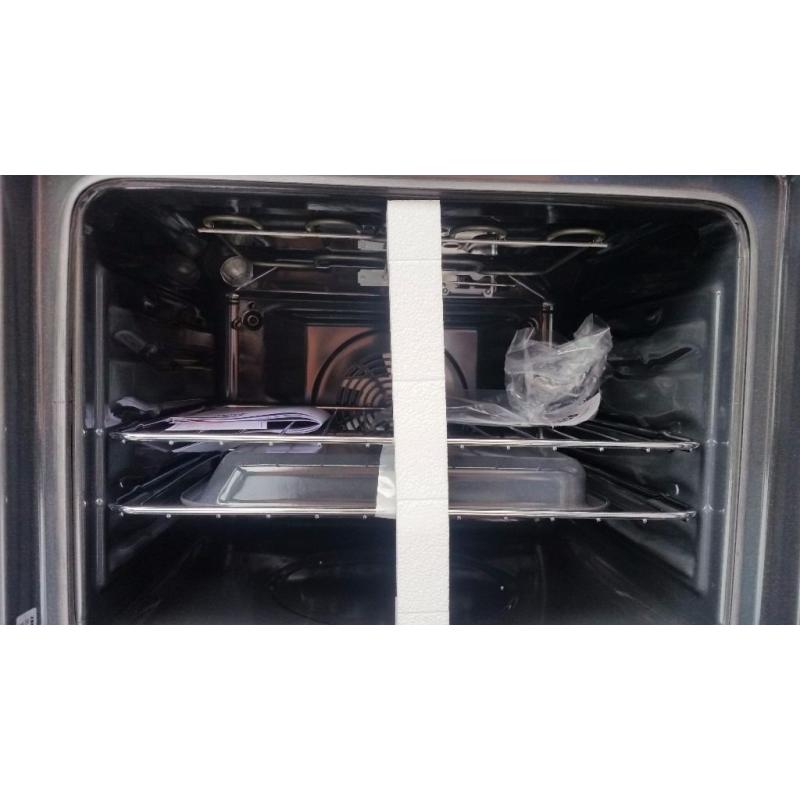 ZANUSSI ZOB31301 BUILT-IN OVEN - BRAND NEW