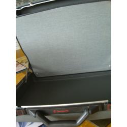 Samsonite overnighter briefcase - hardshell with no spill mechanism