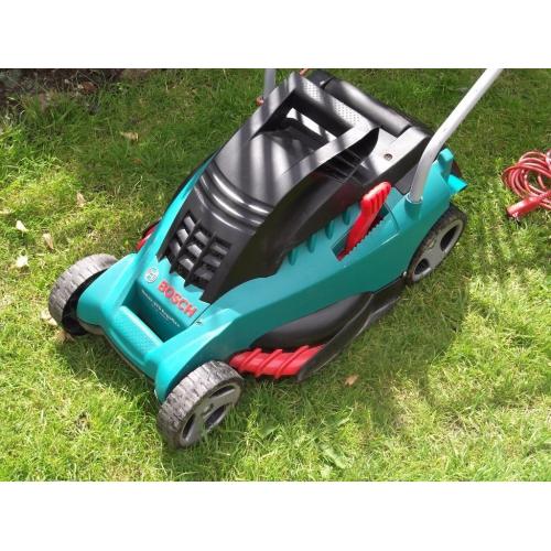 Bosch Rotak 370 Ergoflex Electric Lawnmower - Good Working Order.