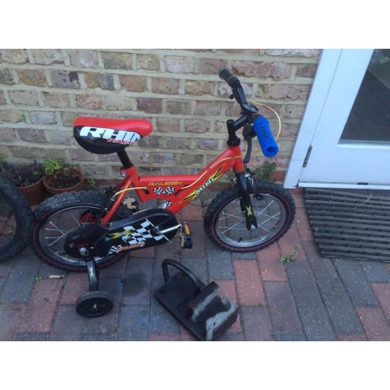 Boys bike Like new recently serviced Bargain Very Good Condition