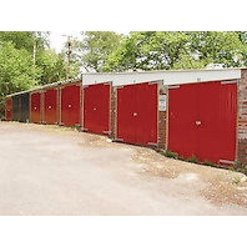 Lock-up garage storage available in pontardawe