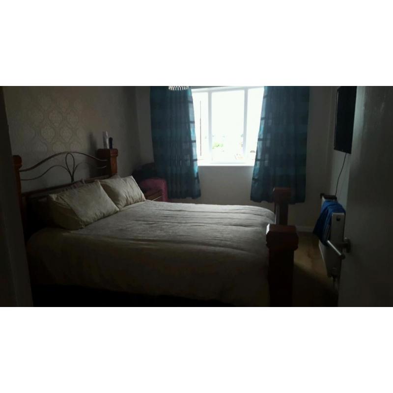 2 bed flat canvey island