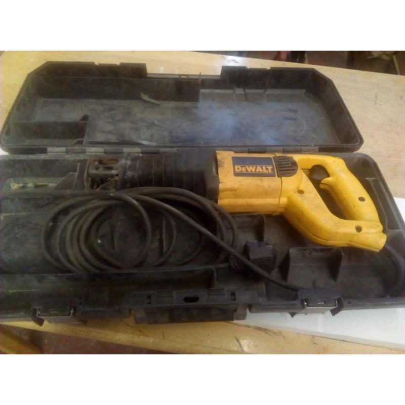 Dewalt Oselating Saw