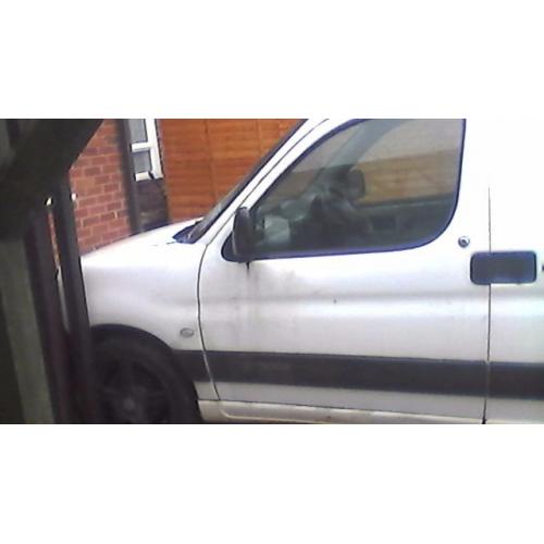 citreon berlingo doors v good cond white 50.00 each