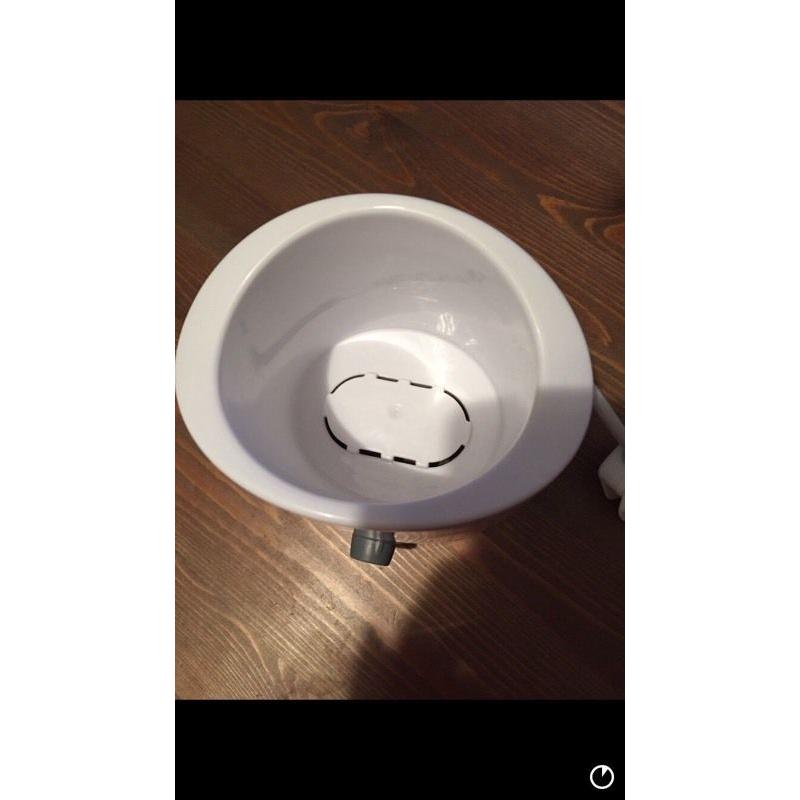 Tommee tippee bottle warmer and advent microwave steriliser.