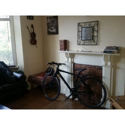 Look 1 Double Room 1st Aug C Tax & Water Incl, Sky Broadband, Alarmed 6 Mins by train to the City
