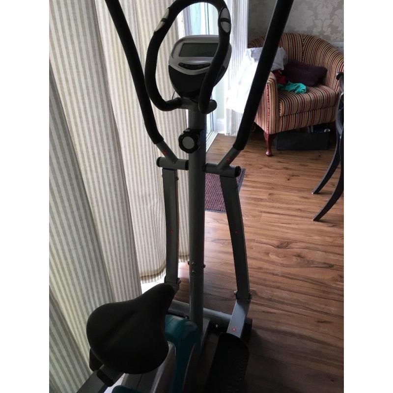 Cross trainer great condition