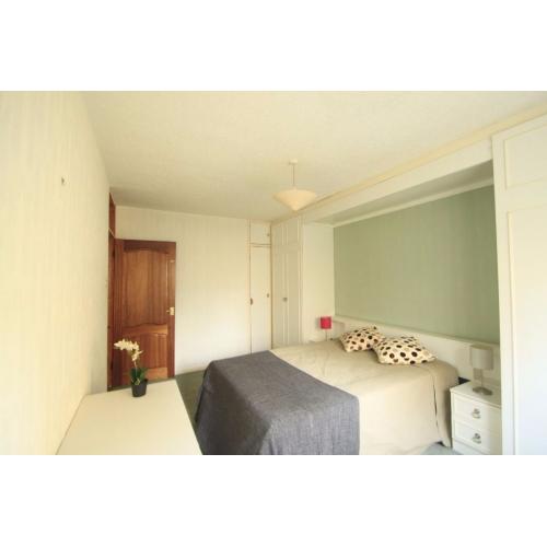 BEAUTIFUL FLAT IN CAMDEN TOWN! NOTHING LIKE IT! BACKYARD, NICE FLATMATES, GOOD SPACIOUS ROOM REF:23G