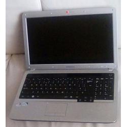 Samsung R530 Laptop (Red)
