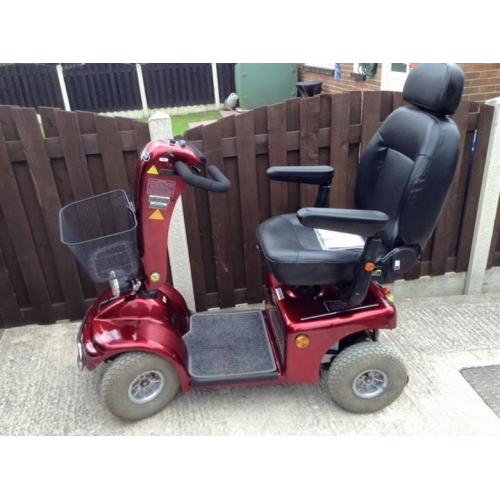 ROAD KING 8 MPH HEAVY DUTY MOBILITY SCOOTER GREAT CONDITION