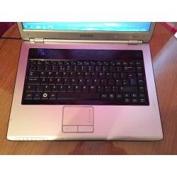 Samsung R510 - 13" HD screen