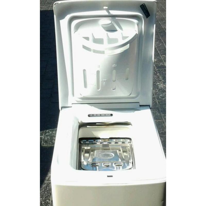 Hotpoint washing machine 300 cm wide half the width of a standard washing machine